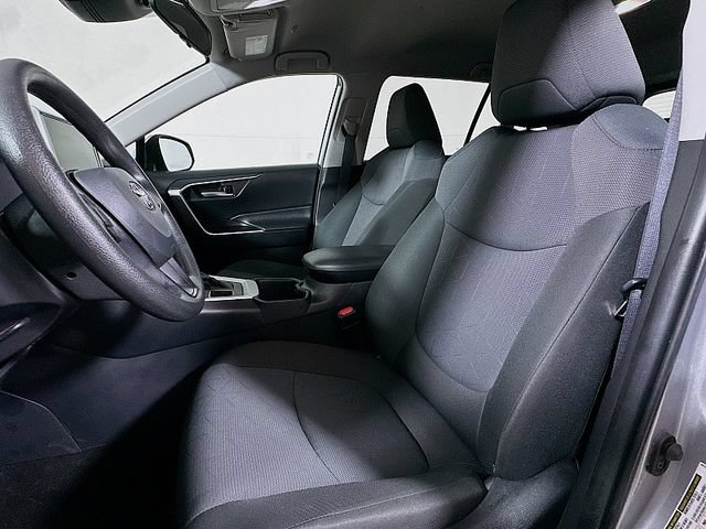 Used 2025 Toyota RAV4 XLE AWD/4WD image 11