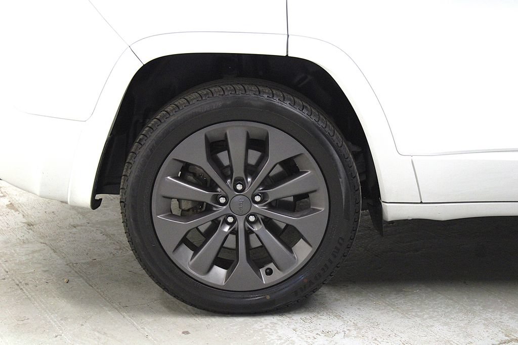 Certified 2020 Jeep Cherokee High Altitude AWD/4WD image 40