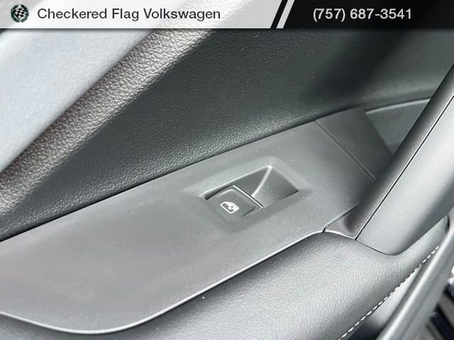 New 2026 Volkswagen Tiguan SE image 24