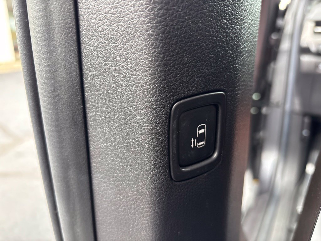 Used 2024 Kia Carnival SX FWD image 32