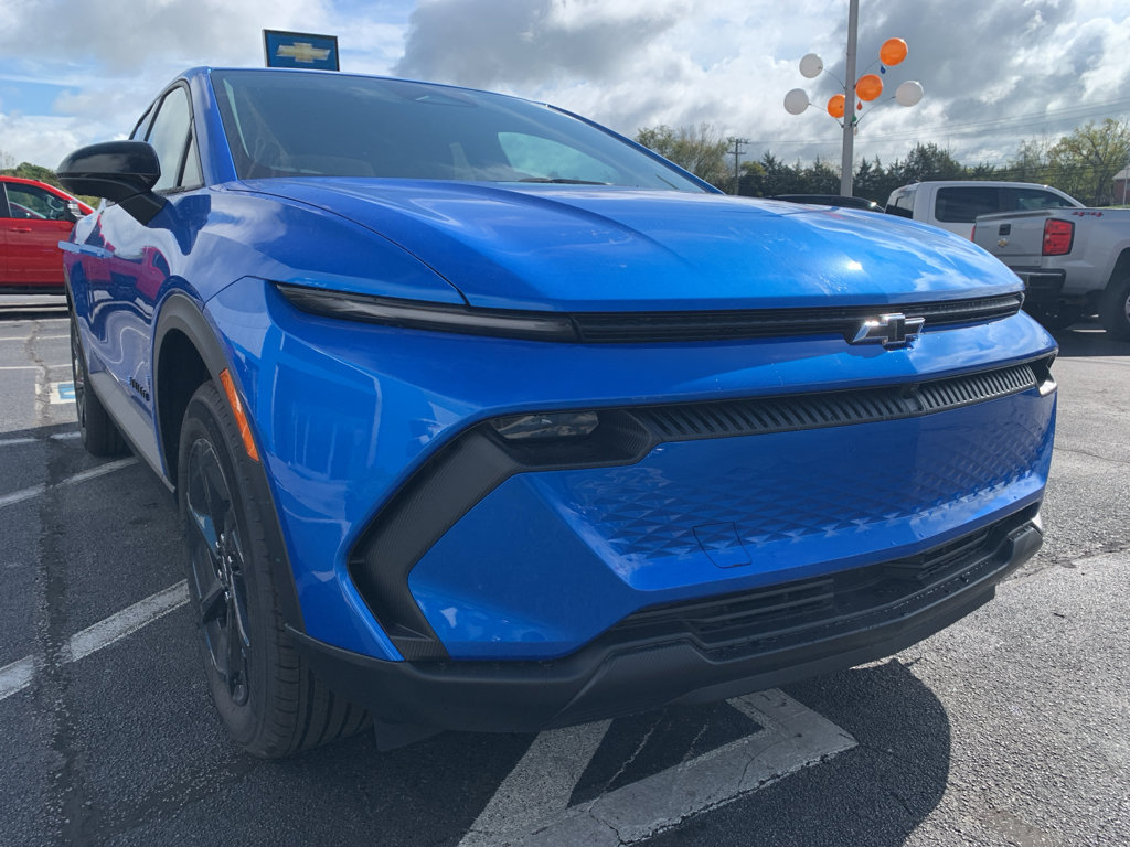 New 2026 Chevrolet Equinox EV LT image 2