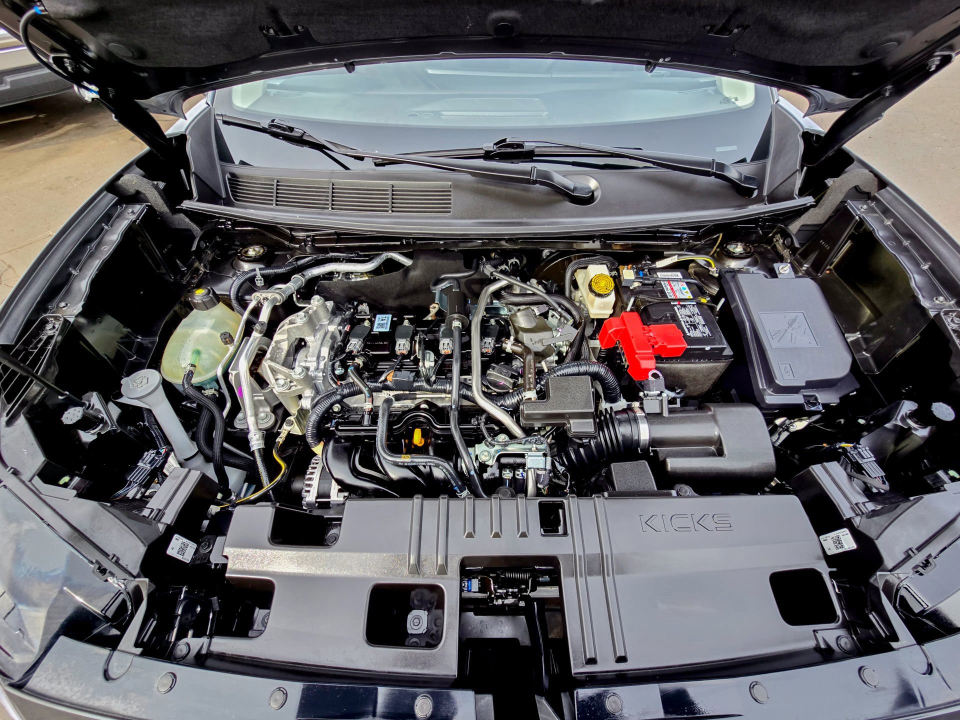 Used 2025 Nissan Kicks SV image 34