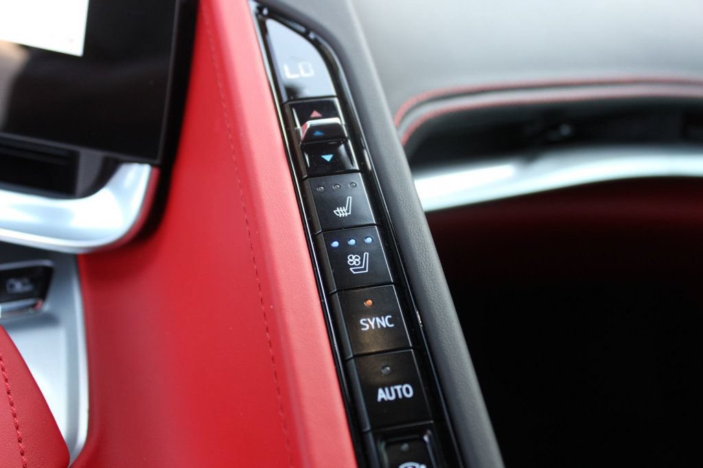 Used 2024 Chevrolet Corvette Stingray Premium Conv w/ Z51 Performance Package RWD image 16