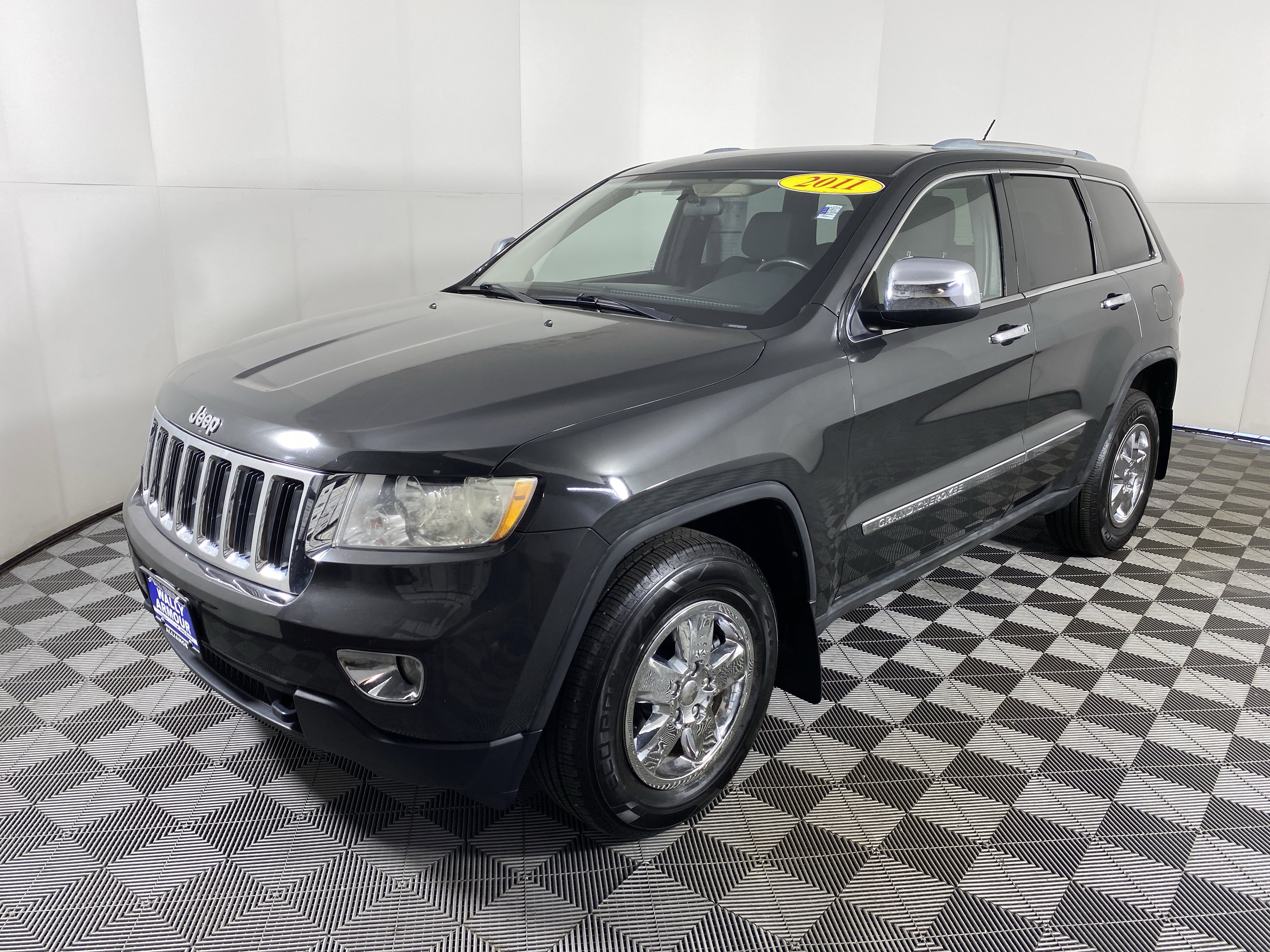 Used 2011 Jeep Grand Cherokee Laredo AWD/4WD image 6