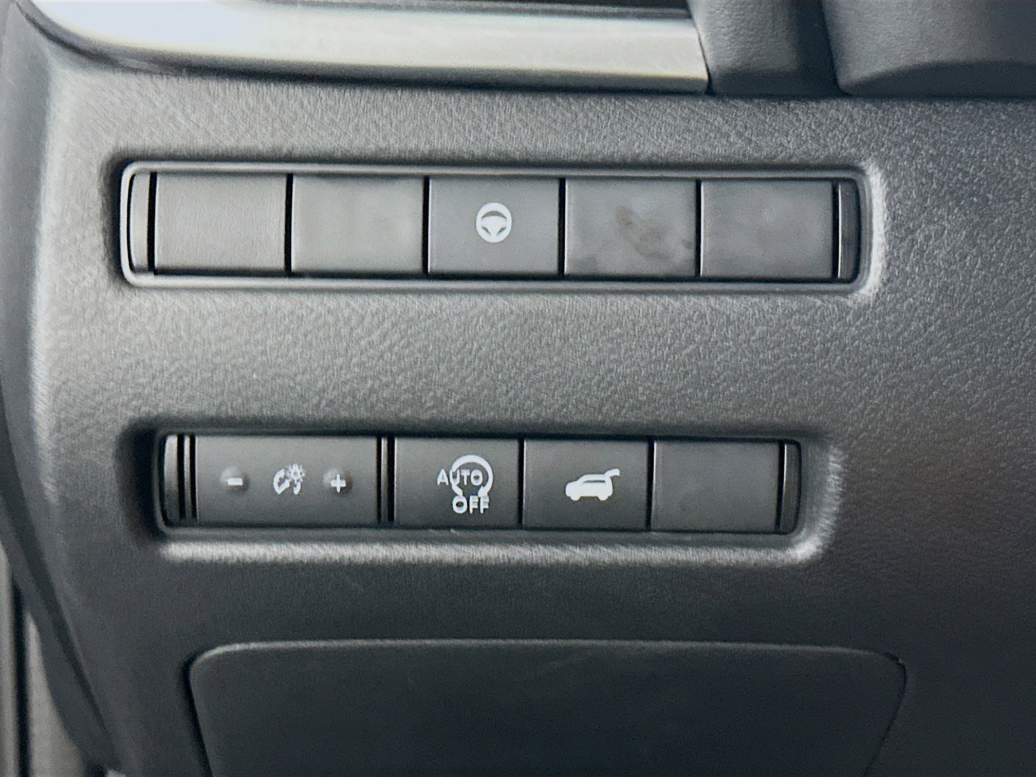 Used 2025 Nissan Rogue SV image 17