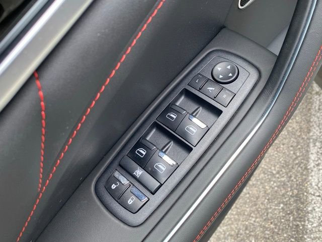 Used 2024 Maserati Levante GT Ultima image 18