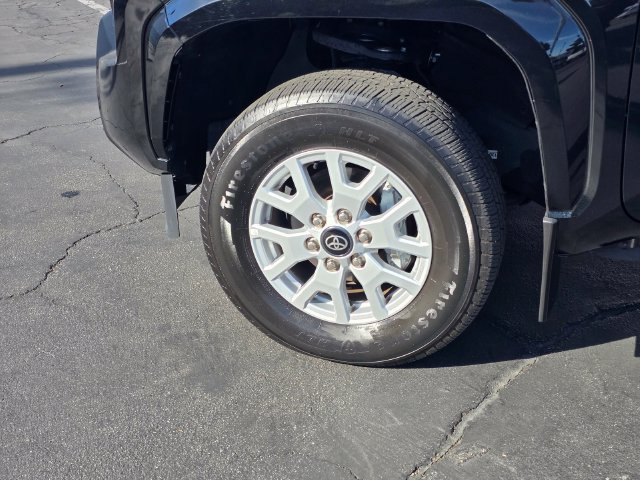 Used 2024 Toyota Tacoma SR5 AWD/4WD image 5