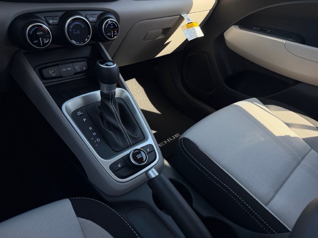 New 2026 Hyundai Venue SEL FWD image 27