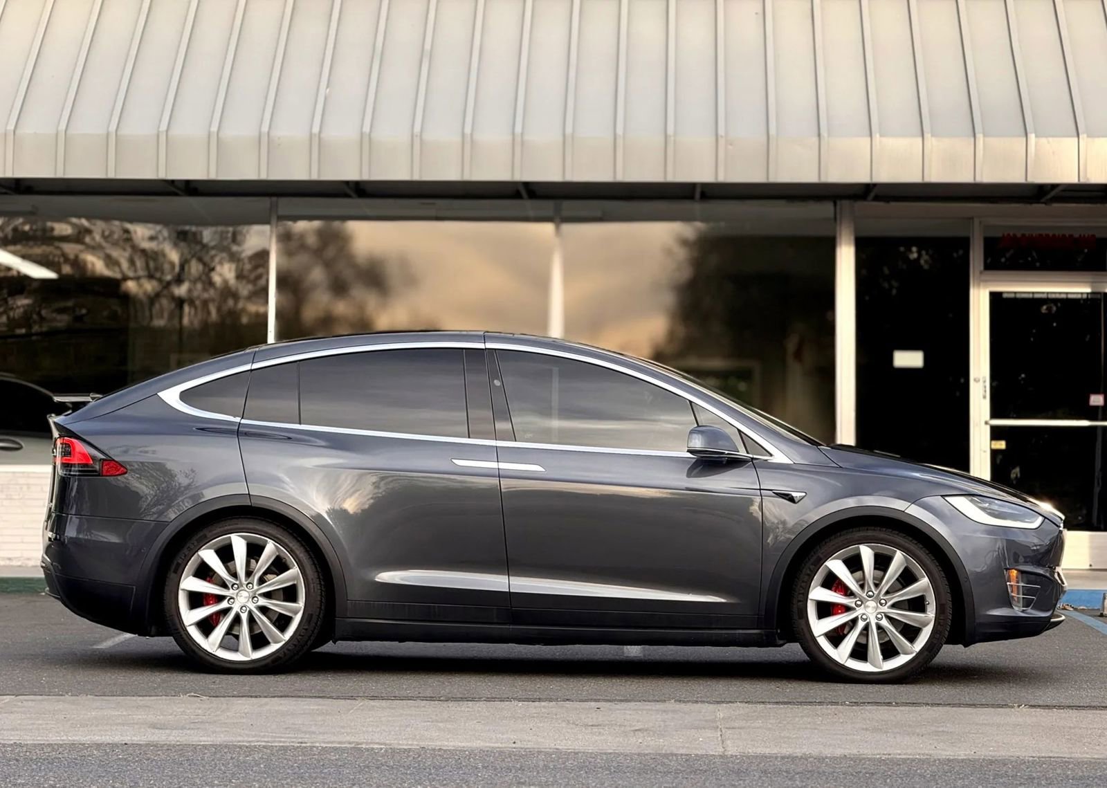 Used 2018 Tesla Model X P100D image 5