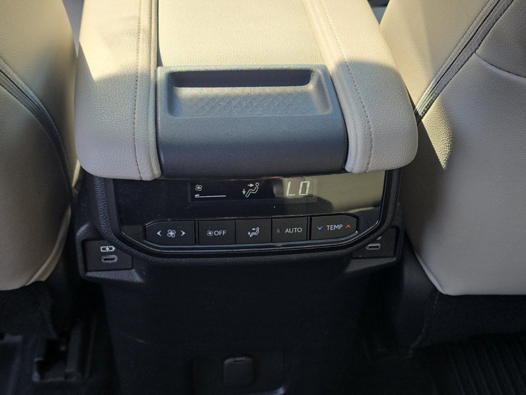 Used 2025 Toyota Grand Highlander FWD image 20