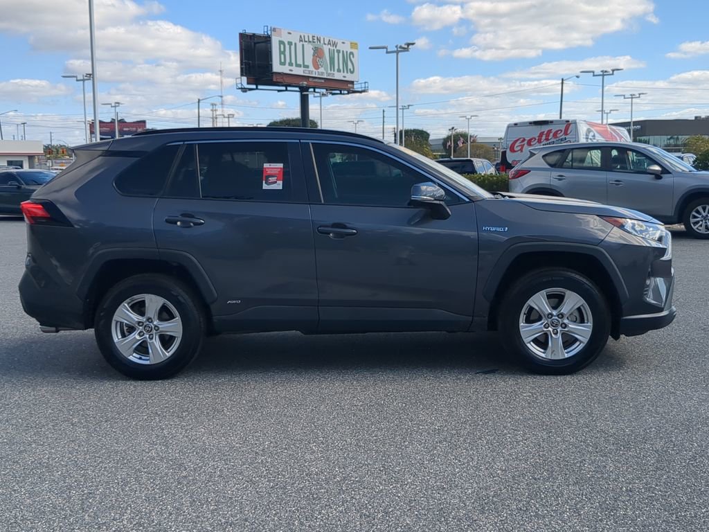 Used 2021 Toyota RAV4 XLE w/ Convenience Package image 12