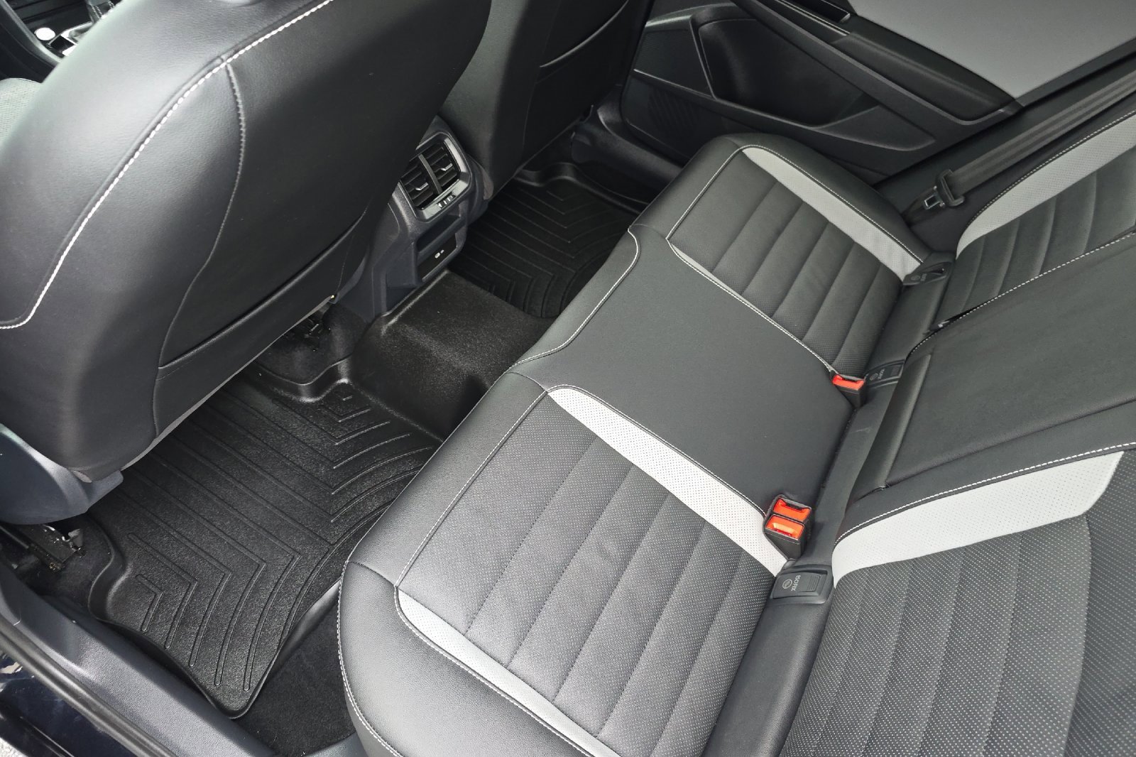 Used 2022 Volkswagen Taos SEL image 11