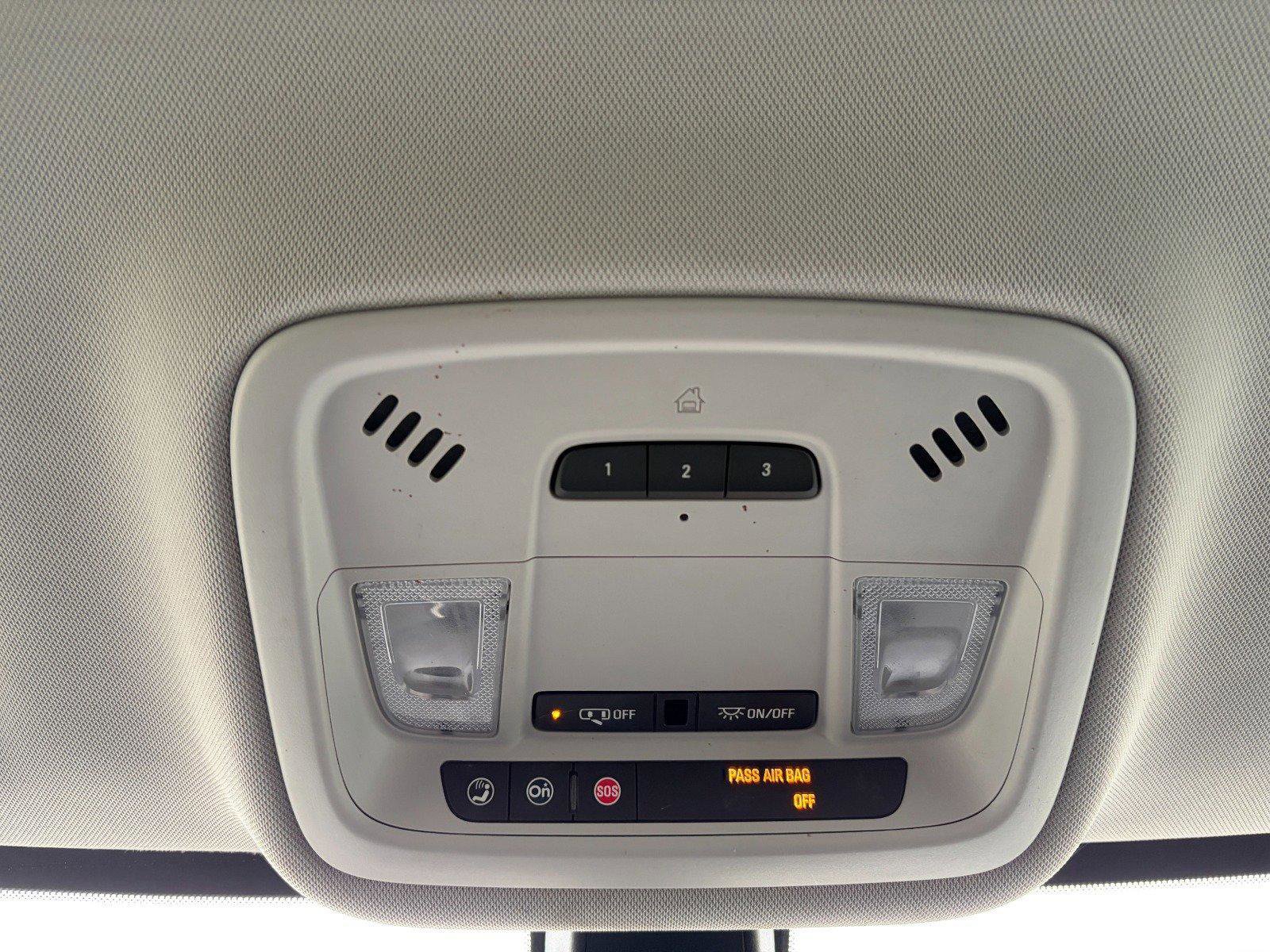 Used 2020 Chevrolet Traverse LT image 16