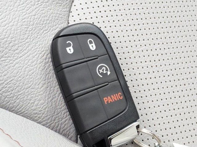 Used 2022 Jeep Compass Limited w/ Sun and Sound Group image 36