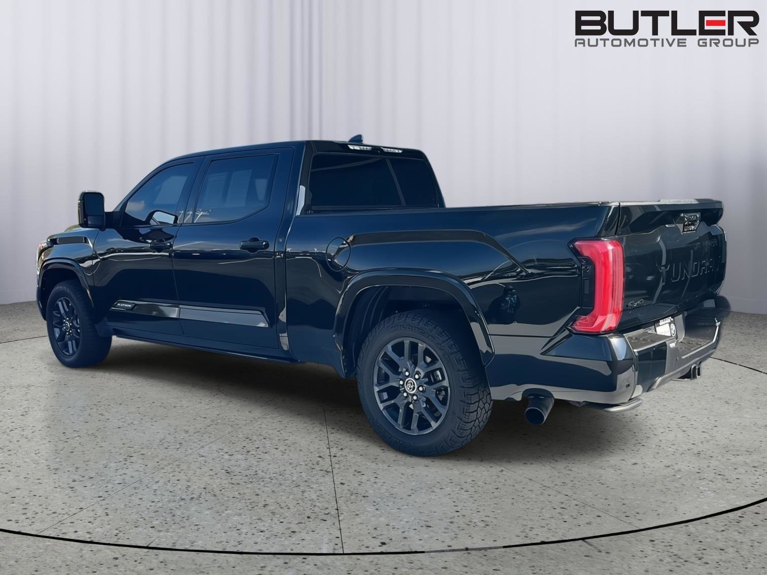 Used 2022 Toyota Tundra Platinum w/ Advanced Package AWD/4WD image 5