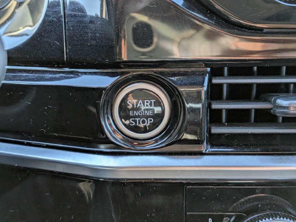 Used 2024 Nissan Pathfinder SV FWD image 27