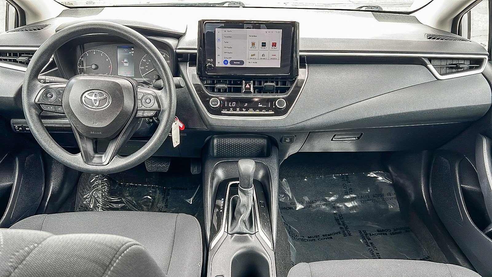 Used 2025 Toyota Corolla LE image 12