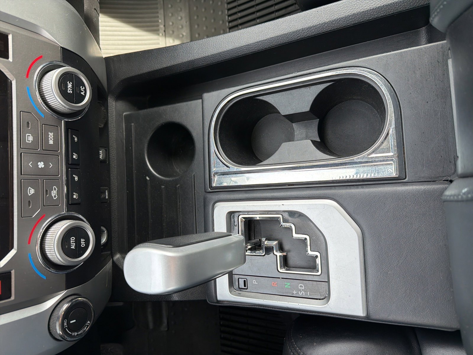 Used 2014 Toyota Tundra Platinum image 39