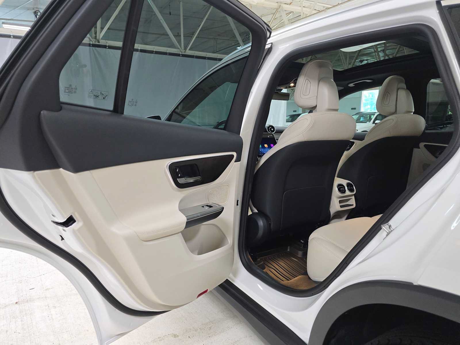Certified 2026 Mercedes-Benz GLC 300 4MATIC image 15