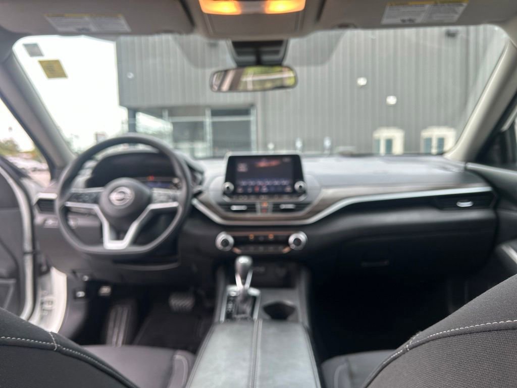 Certified 2025 Nissan Altima 2.5 SV FWD image 24