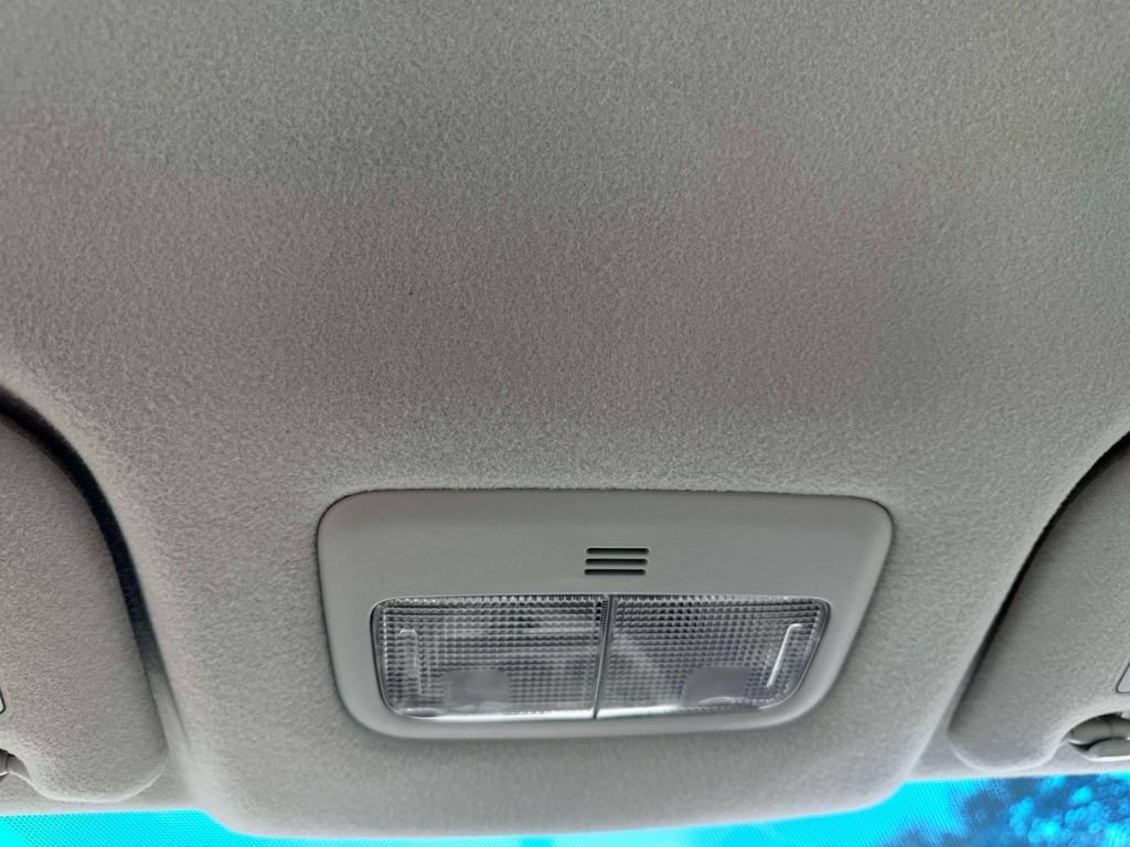 Used 2009 Toyota Matrix S FWD image 26