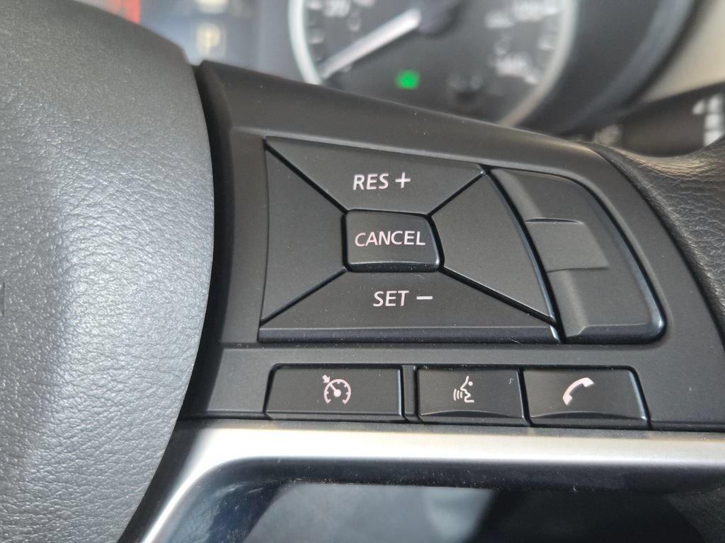 Used 2020 Nissan Versa SV FWD image 9