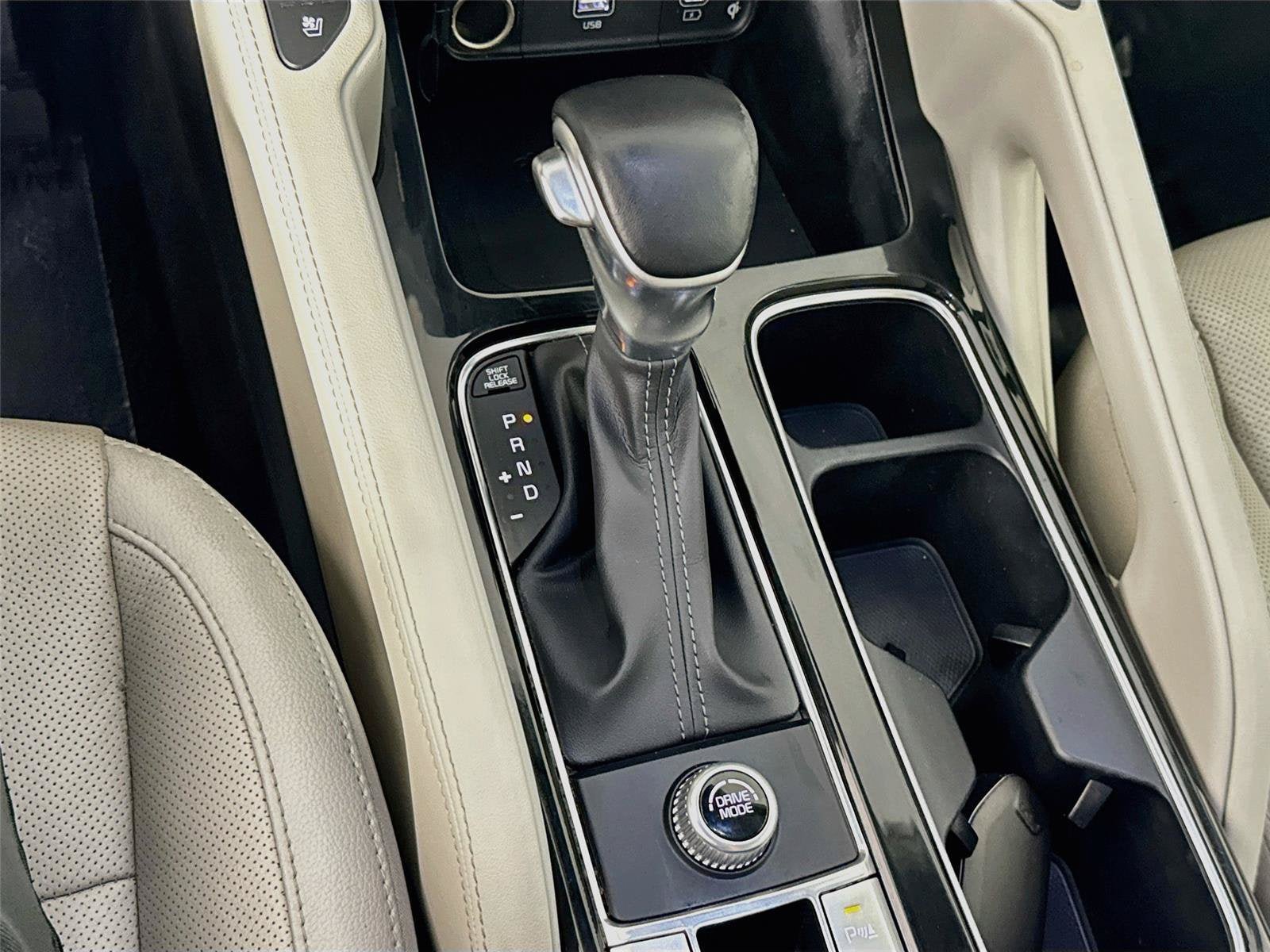 Certified 2023 Kia Telluride EX w/ EX Captain's Chair Package FWD image 19