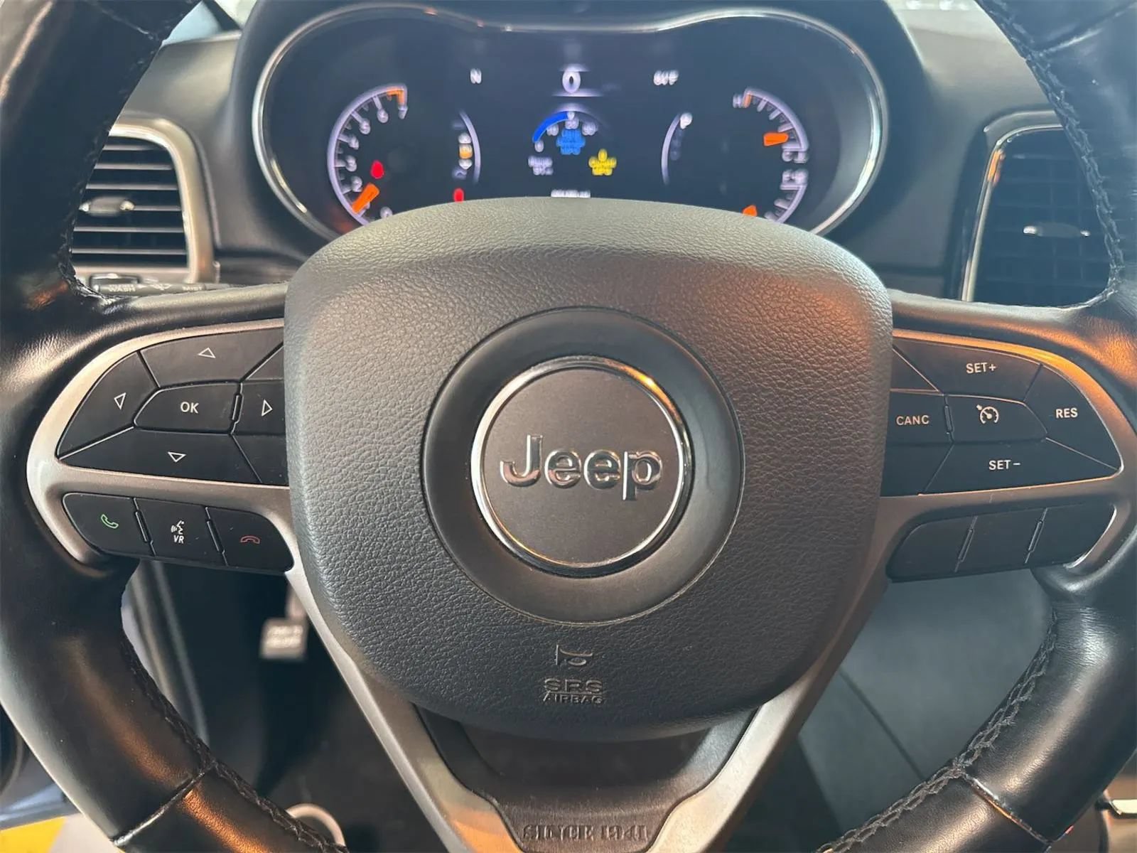 Used 2020 Jeep Grand Cherokee Limited w/ Trailer Tow Group IV AWD/4WD image 13