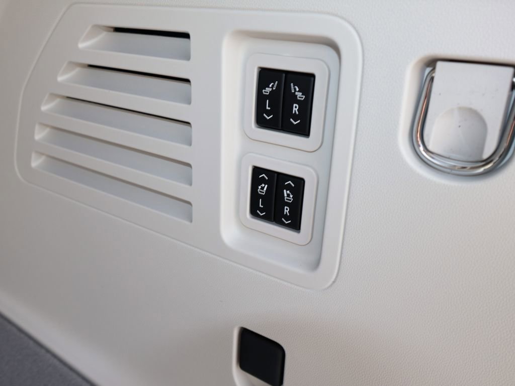 New 2026 GMC Acadia Denali w/ Super Cruise Package image 7