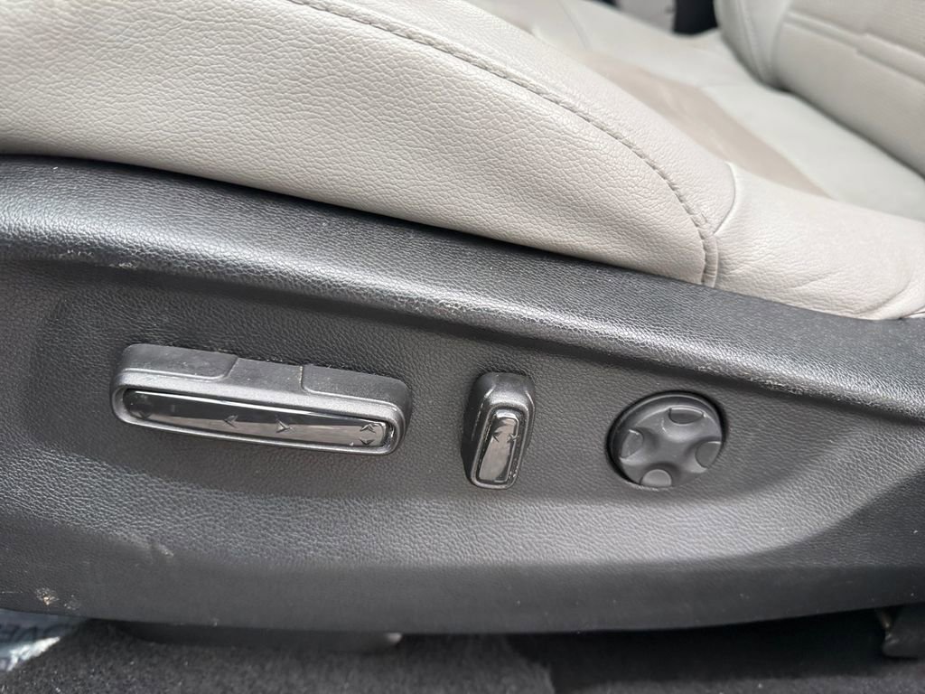 Used 2019 Honda CR-V EX-L image 16