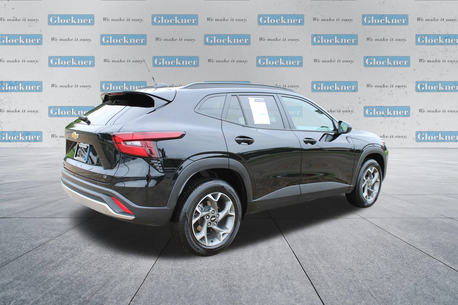 Used 2025 Chevrolet Trax LT FWD image 6