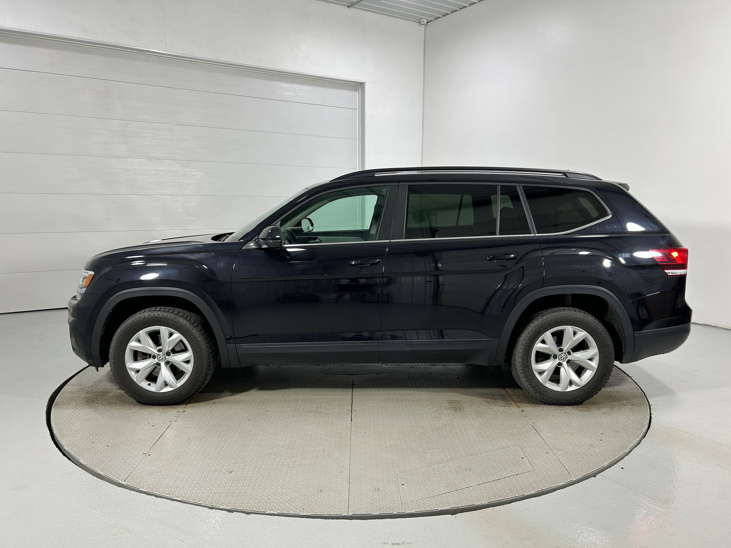 Used 2020 Volkswagen Atlas S w/ Towing Package AWD/4WD image 17