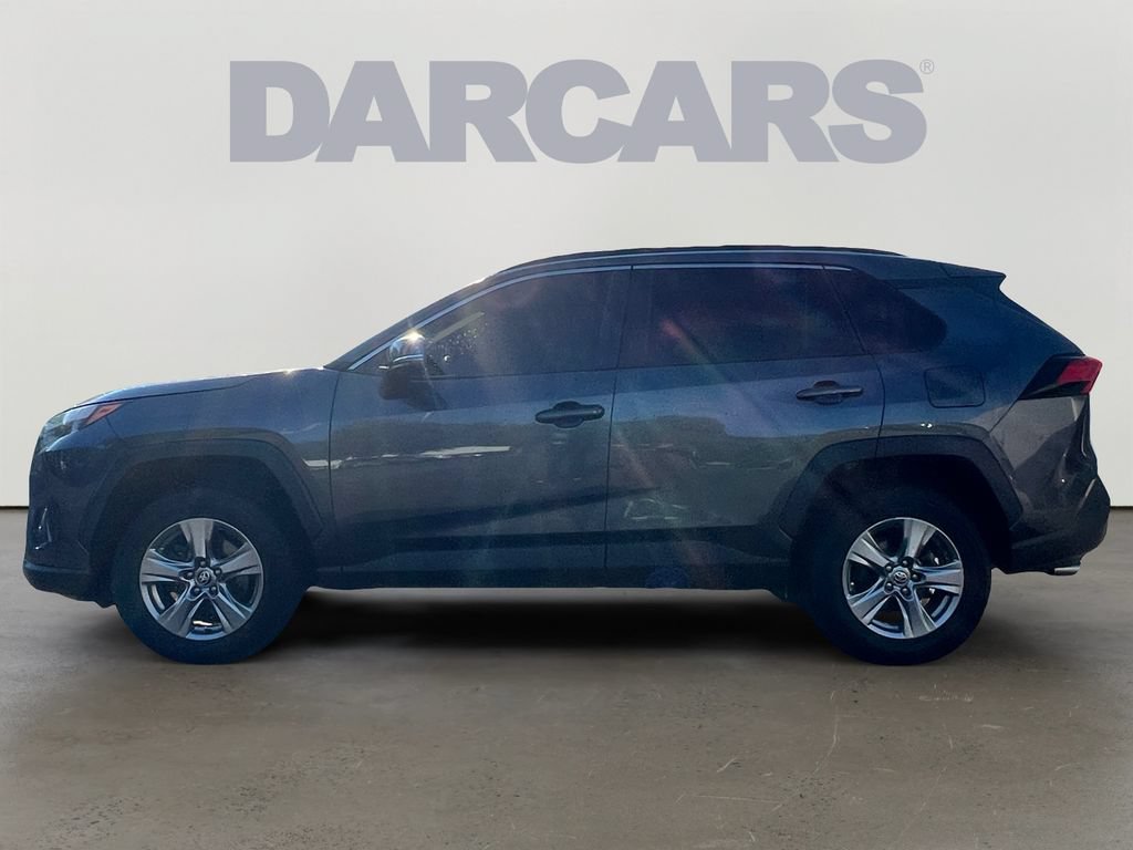 Used 2022 Toyota RAV4 XLE AWD/4WD image 4