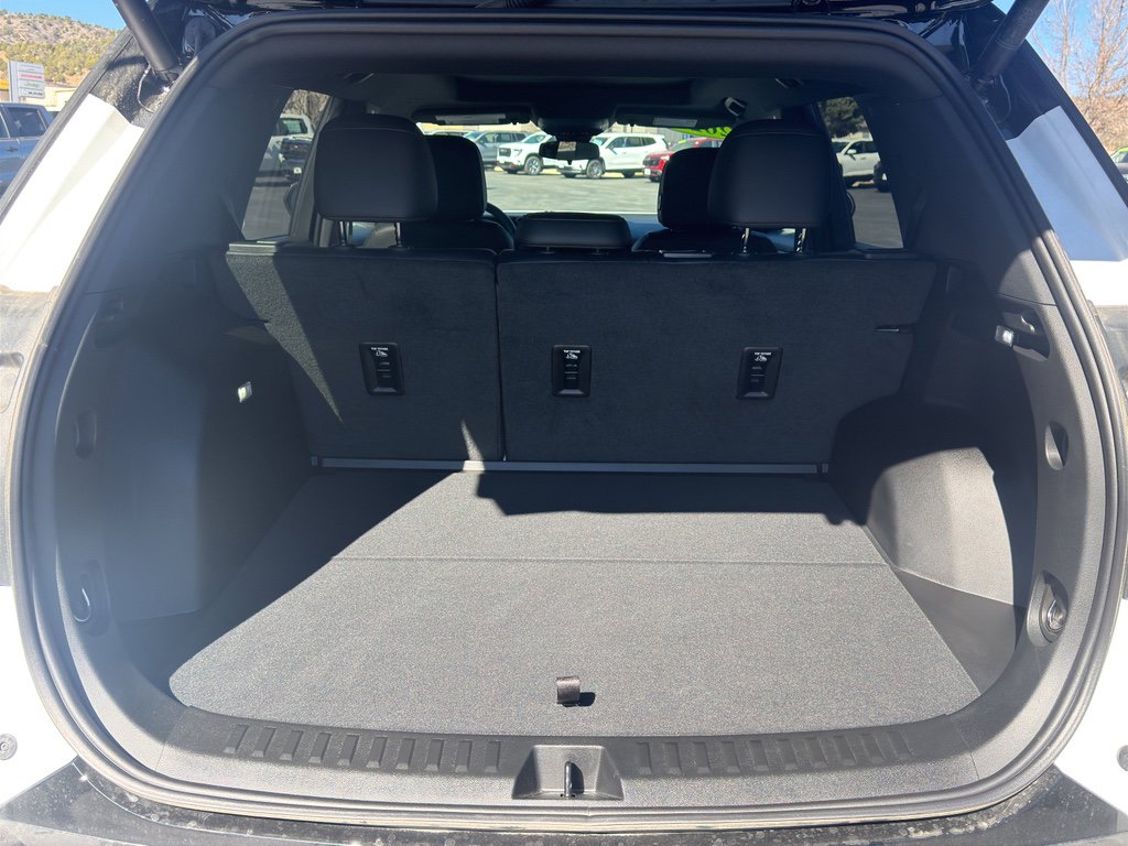 Used 2026 GMC Terrain AT4 w/ Convenience Package III image 11