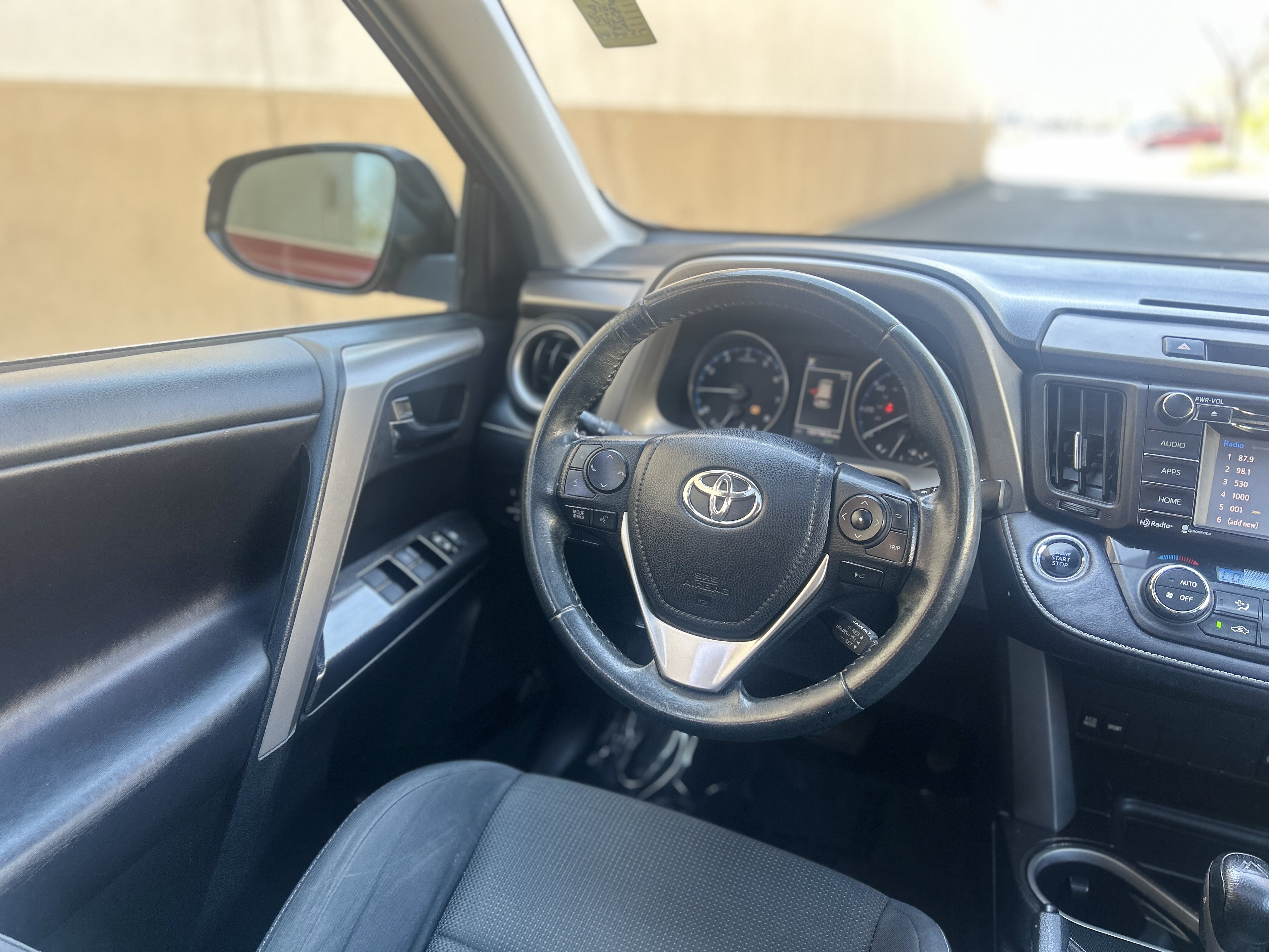 Used 2018 Toyota RAV4 Adventure AWD/4WD image 18