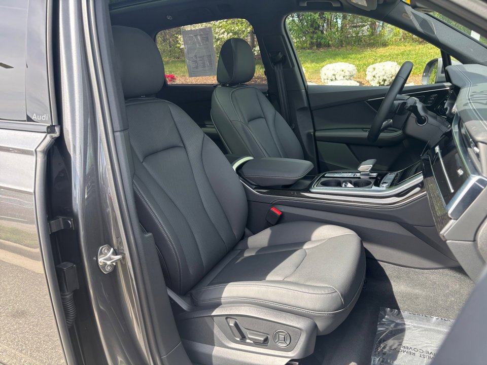Certified 2026 Audi Q7 3.0T Premium Plus image 28