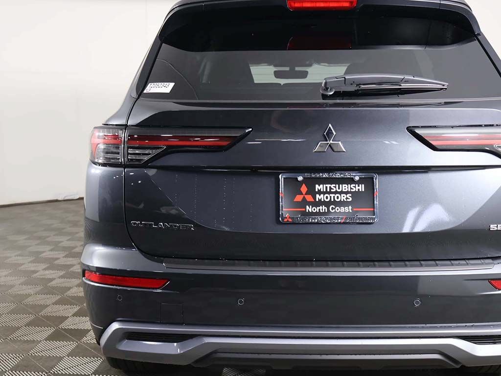 New 2026 Mitsubishi Outlander SE FWD image 16