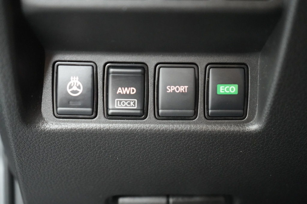 Used 2022 Nissan Rogue Sport SL AWD/4WD image 32