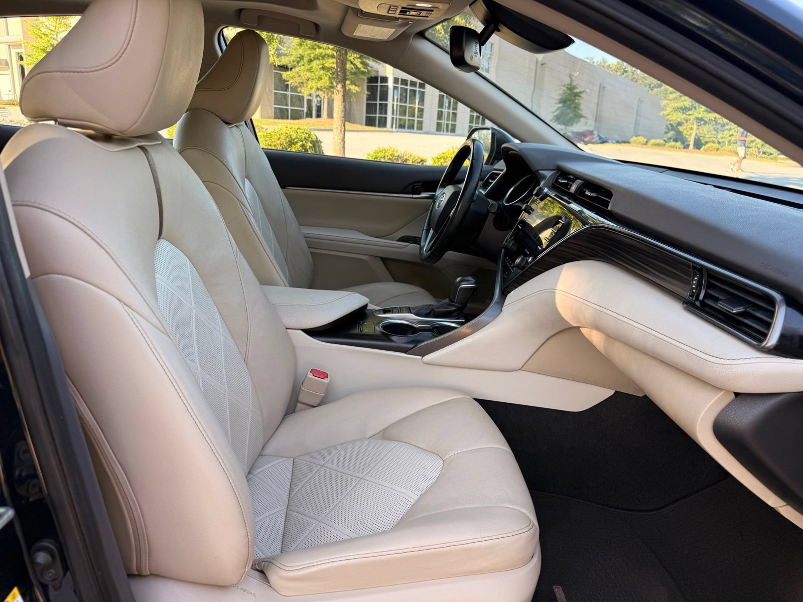Used 2019 Toyota Camry XLE w/ Carpet Mat Package FWD image 34