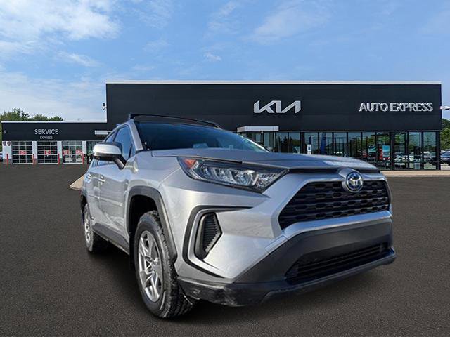 Used 2022 Toyota RAV4 LE image 1