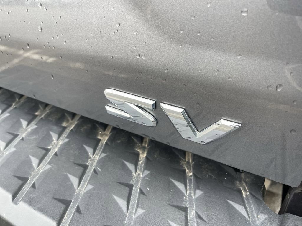 Used 2017 Nissan Titan SV image 12