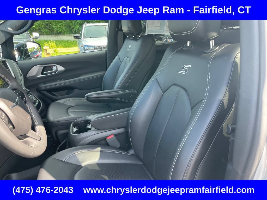 Certified 2024 Chrysler Pacifica Touring-L w/ S Appearance Package AWD/4WD image 56