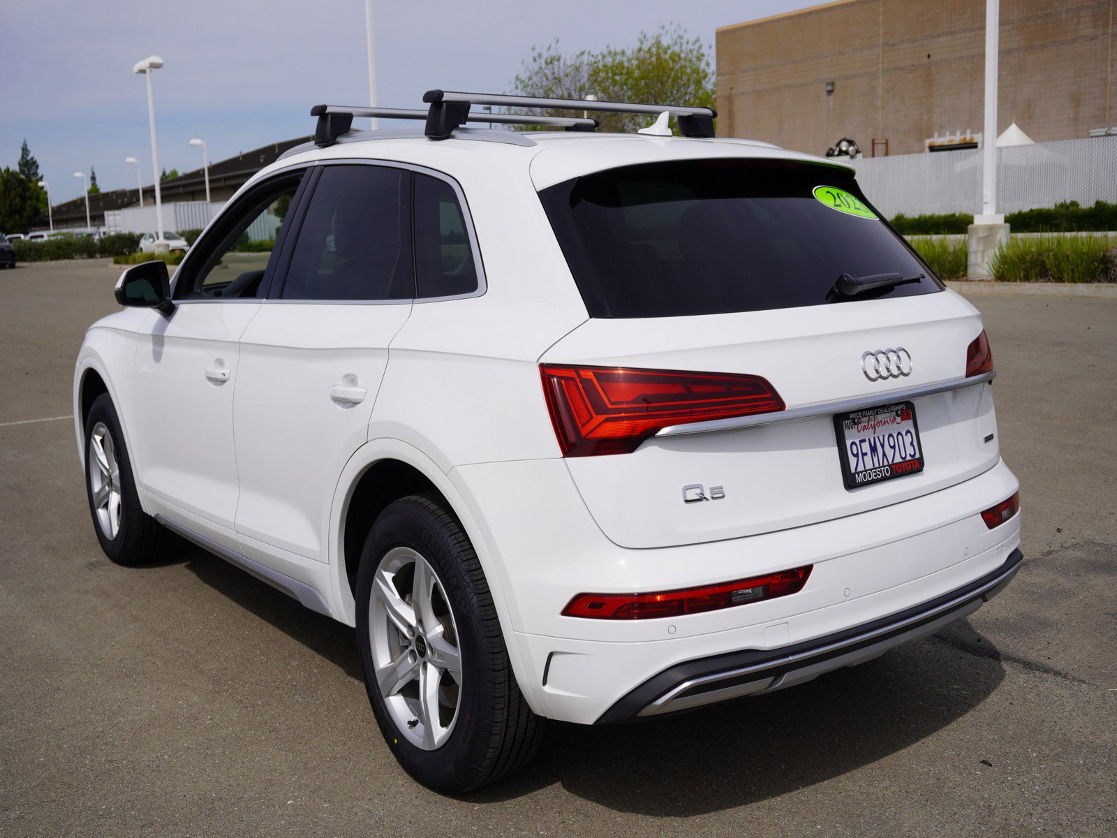 Used 2023 Audi Q5 2.0T Premium w/ Convenience Package image 9