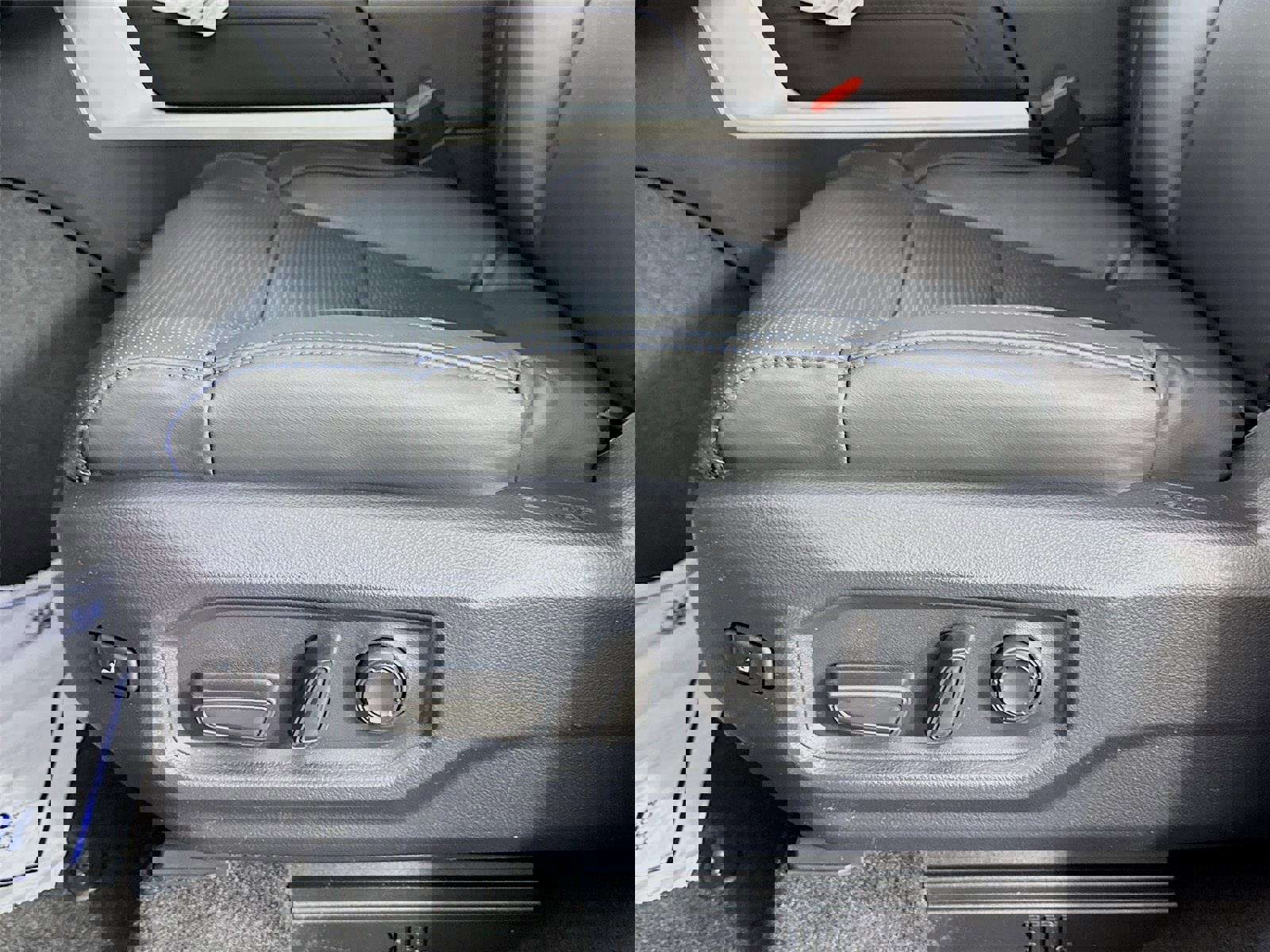 New 2025 Toyota Tundra Platinum image 33