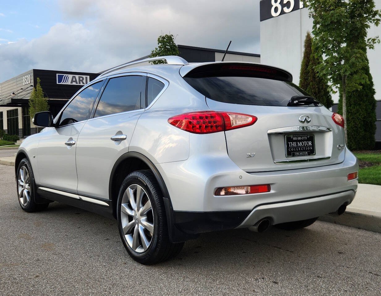 Used 2017 INFINITI QX50 AWD w/ Premium Plus Package image 3