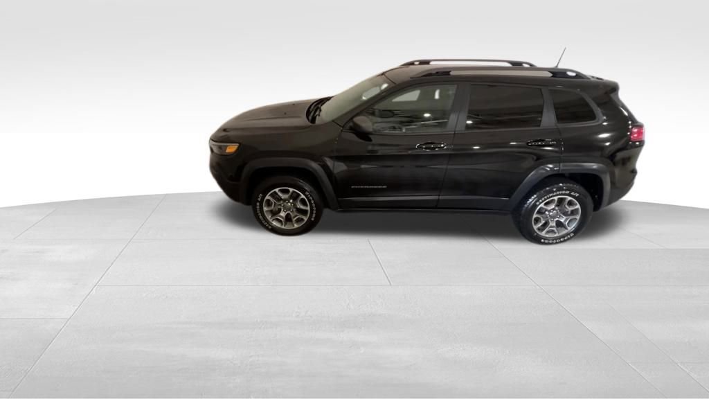 Used 2020 Jeep Cherokee Trailhawk image 10