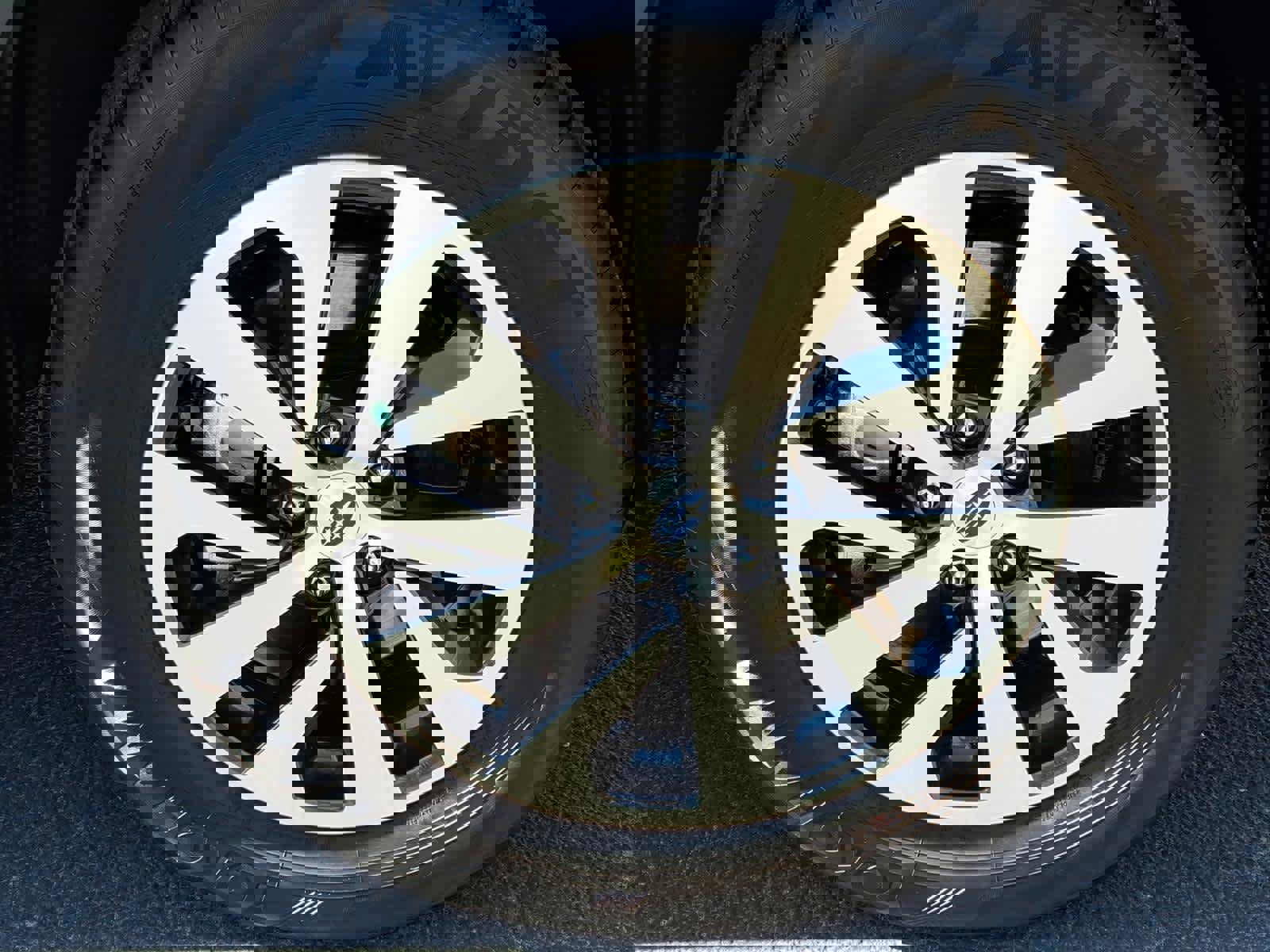 Certified 2025 Subaru Outback Premium w/ Popular Package #1A image 9