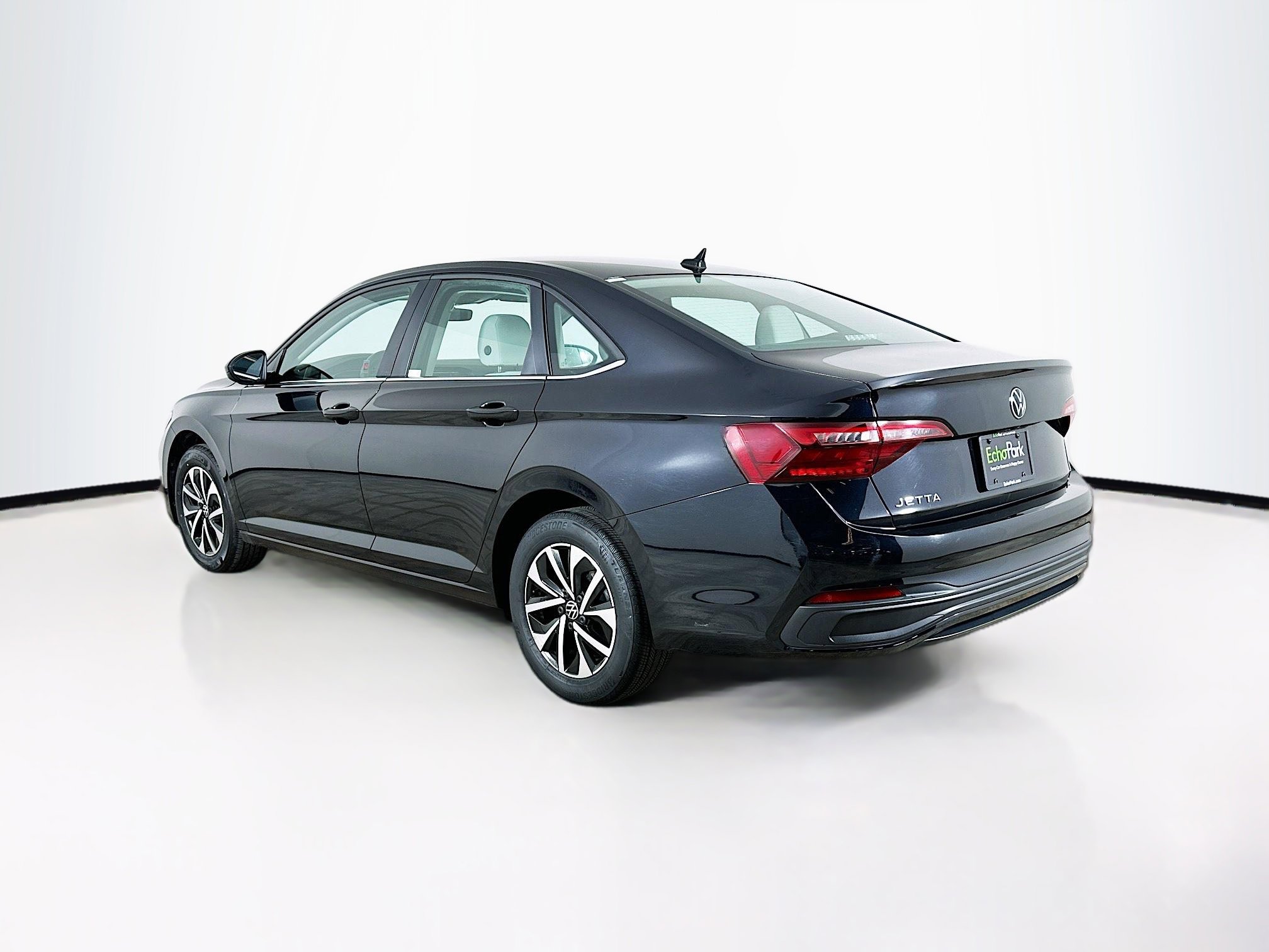 Used 2022 Volkswagen Jetta S image 5