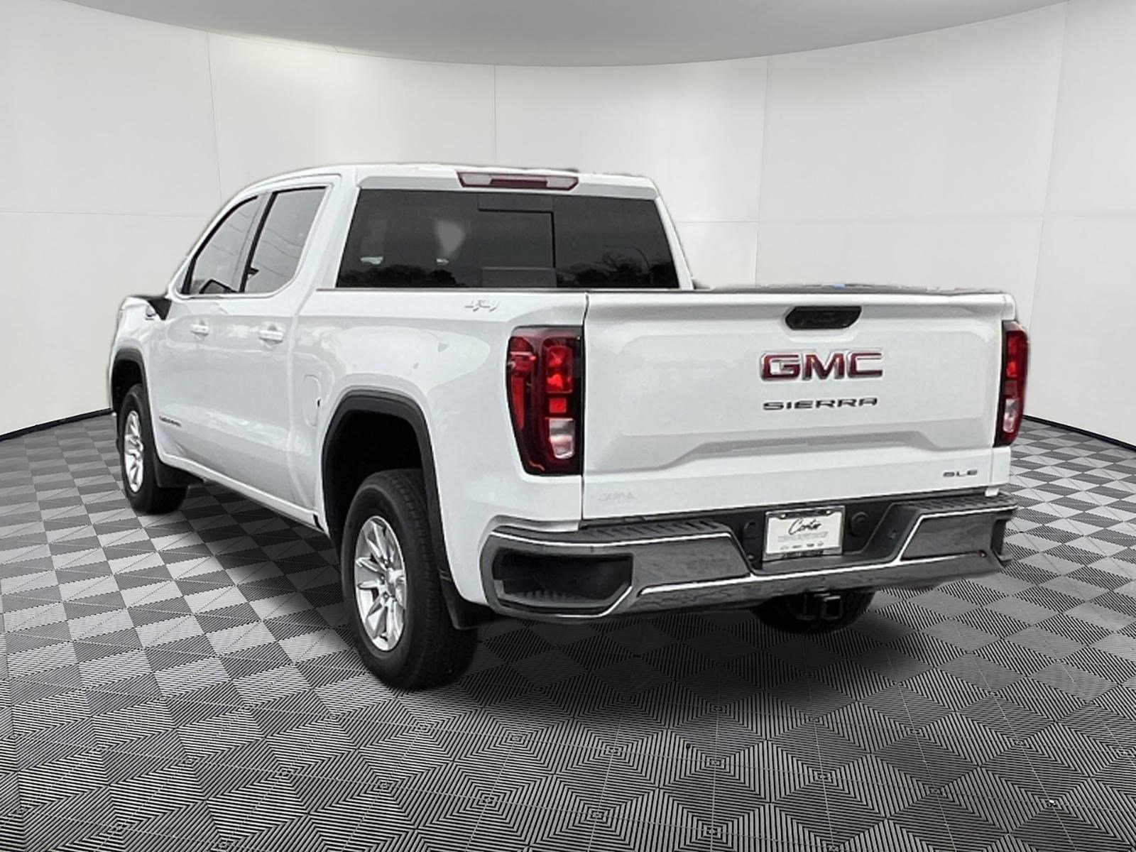 Used 2024 GMC Sierra 1500 SLE w/ Preferred Package image 4