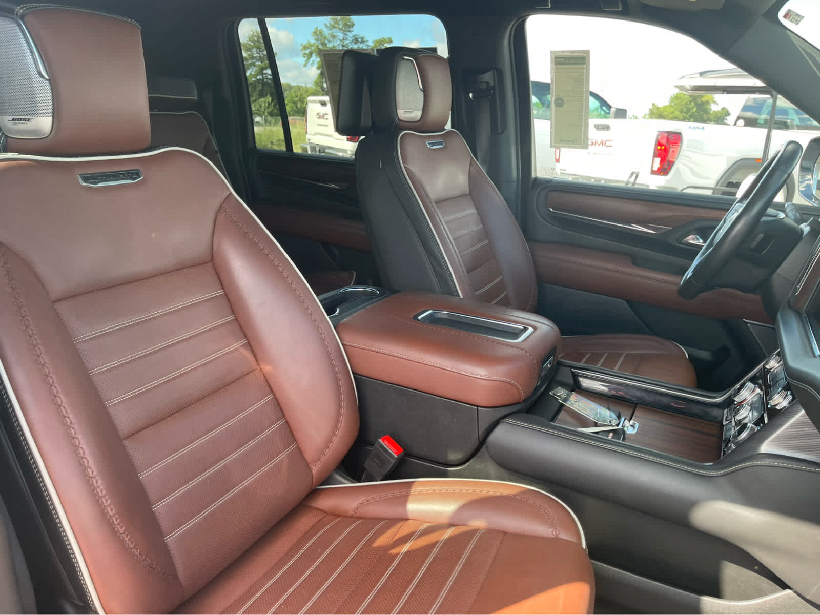 Used 2023 GMC Yukon XL Denali Ultimate AWD/4WD image 27